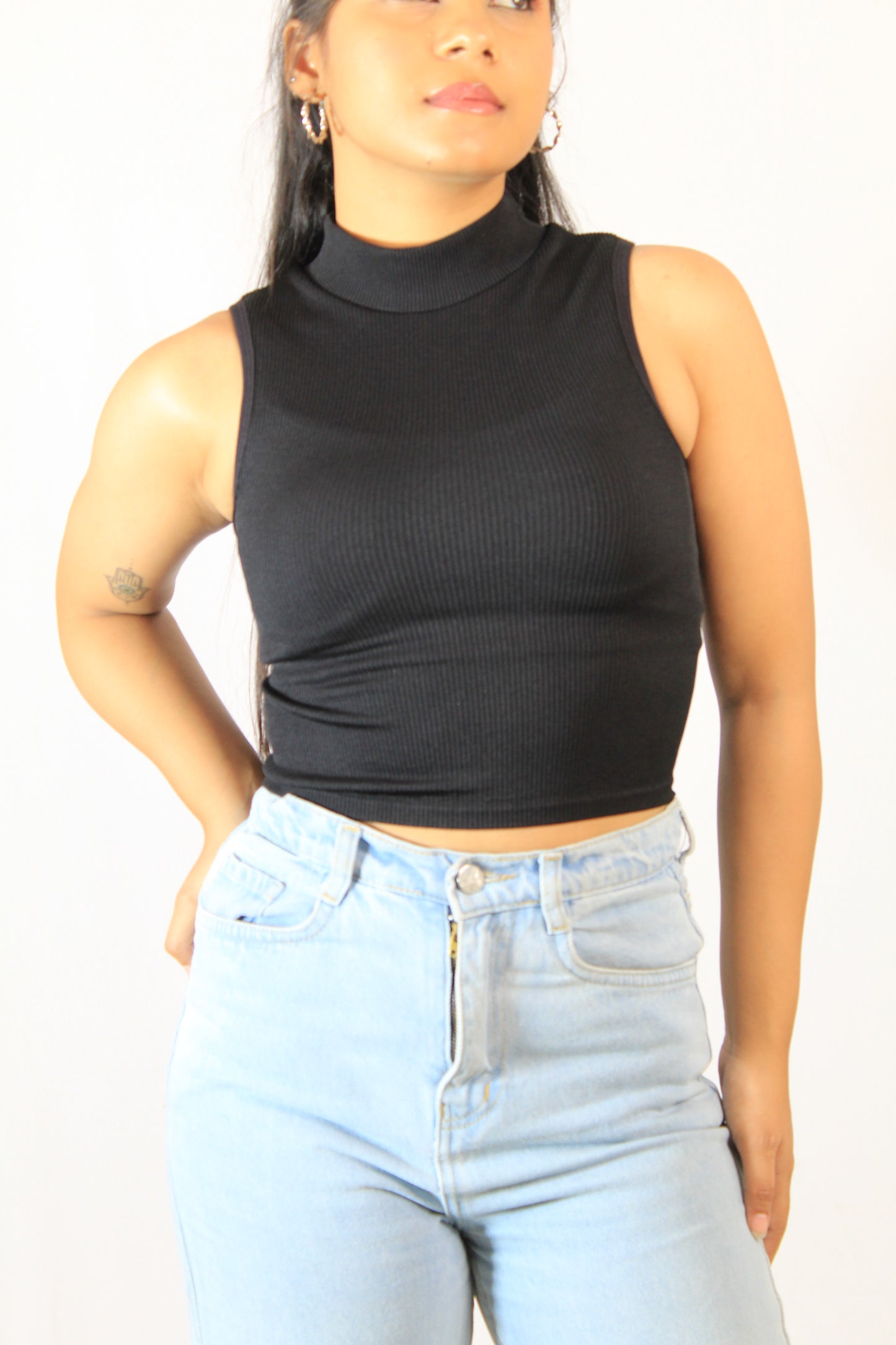 BLACK SLEEVELESS MOCK NECK CROP TOP