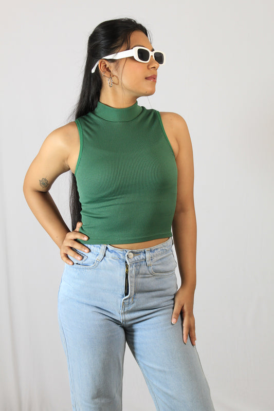 GREEN RIBBED HIGH-NECK SLEEVELESS CROP TOP